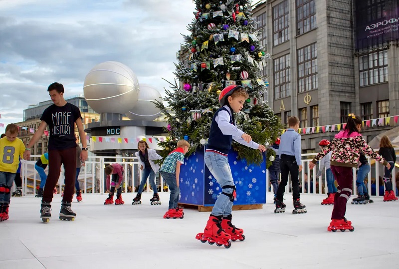 Roller Skating to Mass in Venezuela